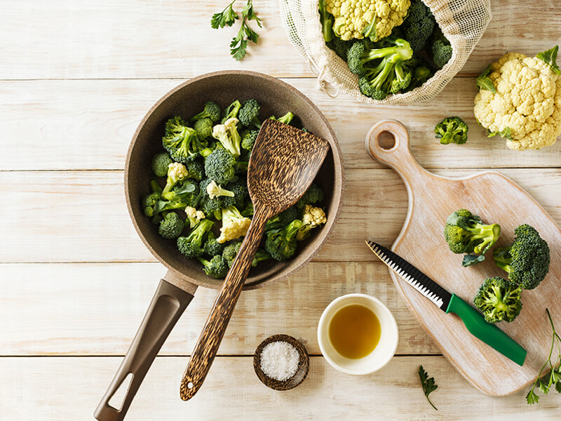 Casserole de brocolis pour illustrer un article sur les légumes protéinés